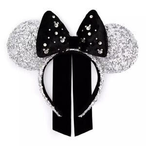 Loungefly Minnie Mouse Sequined Ear Headband for Adults Silver Disney parks! NWT